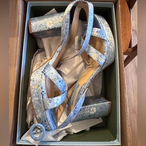 MARGAUX x OTM Exclusive: The Platform Sandal in Riley Sheehey Blue